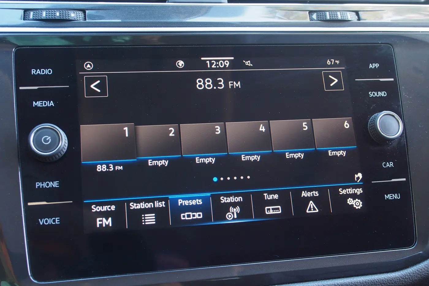 2022 Volkswagen Tiguan - $19,484