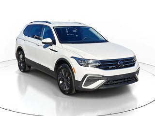 2022 Volkswagen Tiguan with Pure White Exterior