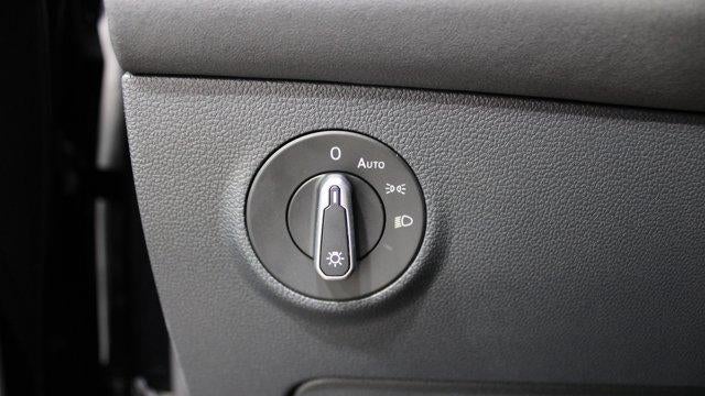 2026 Volkswagen Taos SE Black