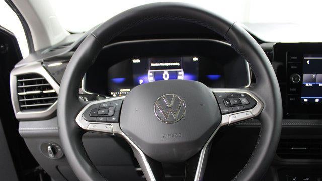 2026 Volkswagen Taos SE Black