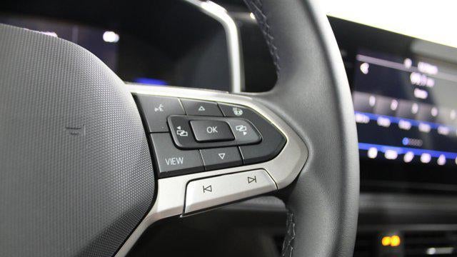 2026 Volkswagen Taos SE Black