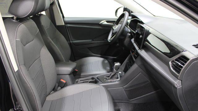 2026 Volkswagen Taos SE Black