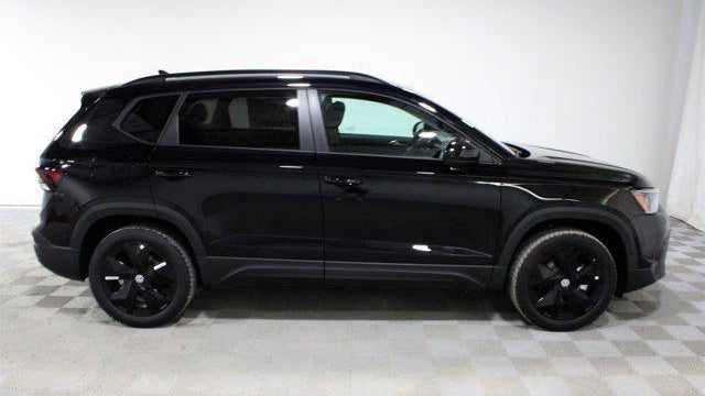 2026 Volkswagen Taos SE Black