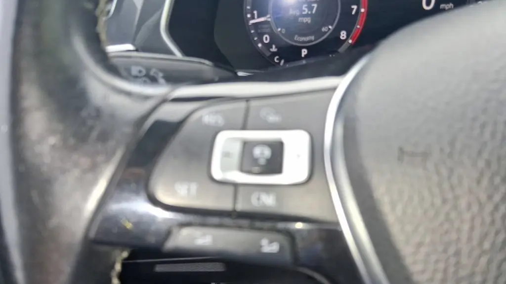 2018 Volkswagen Tiguan 2.0T SEL Premium 4Motion