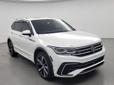 Photo of a 2022 Volkswagen Tiguan AWD SEL R-LINE 4motion 4DR SUV for sale