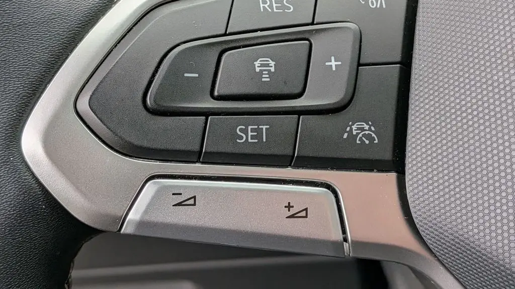 2023 Volkswagen Tiguan SEL R-Line 4Motion