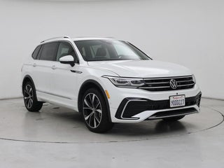 2022 Volkswagen Tiguan with Oryx White Pearl Exterior