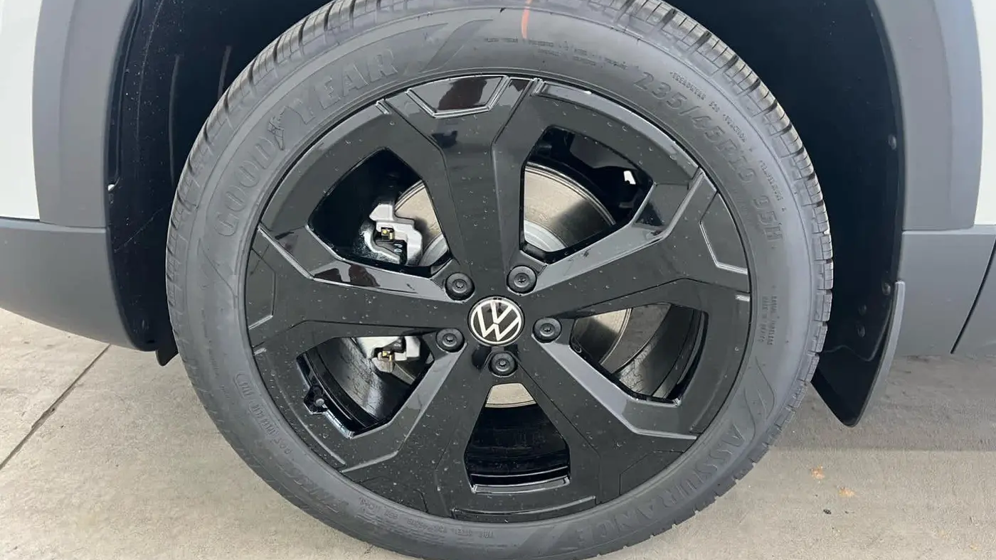 2026 Volkswagen Taos SEL 4Motion