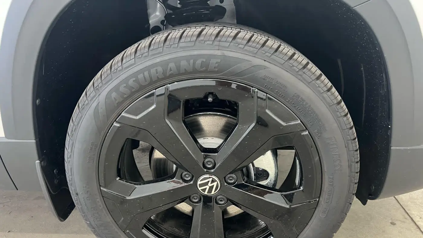 2026 Volkswagen Taos SEL 4Motion