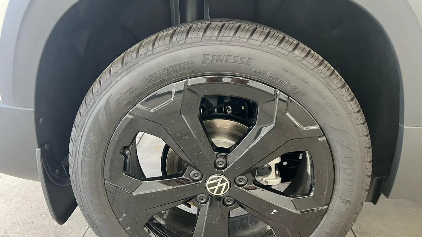 2026 Volkswagen Taos SEL 4Motion