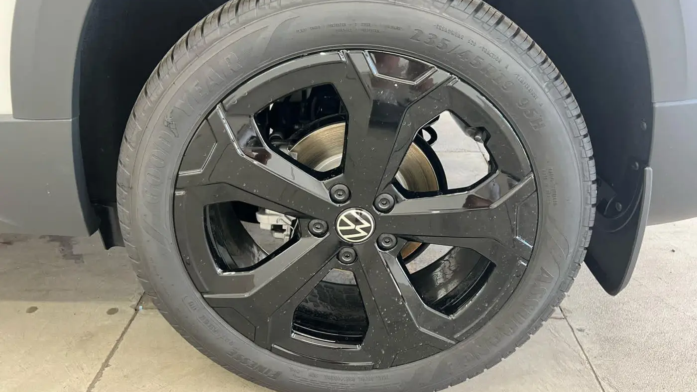 2026 Volkswagen Taos SEL 4Motion