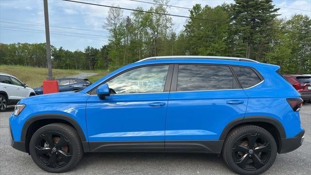 2025 Volkswagen Taos SEL 4Motion