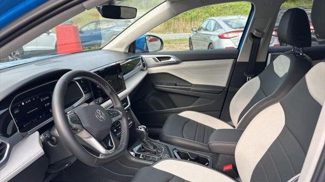 2025 Volkswagen Taos SEL 4Motion