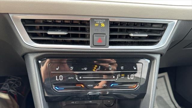 2025 Volkswagen Taos SEL 4Motion