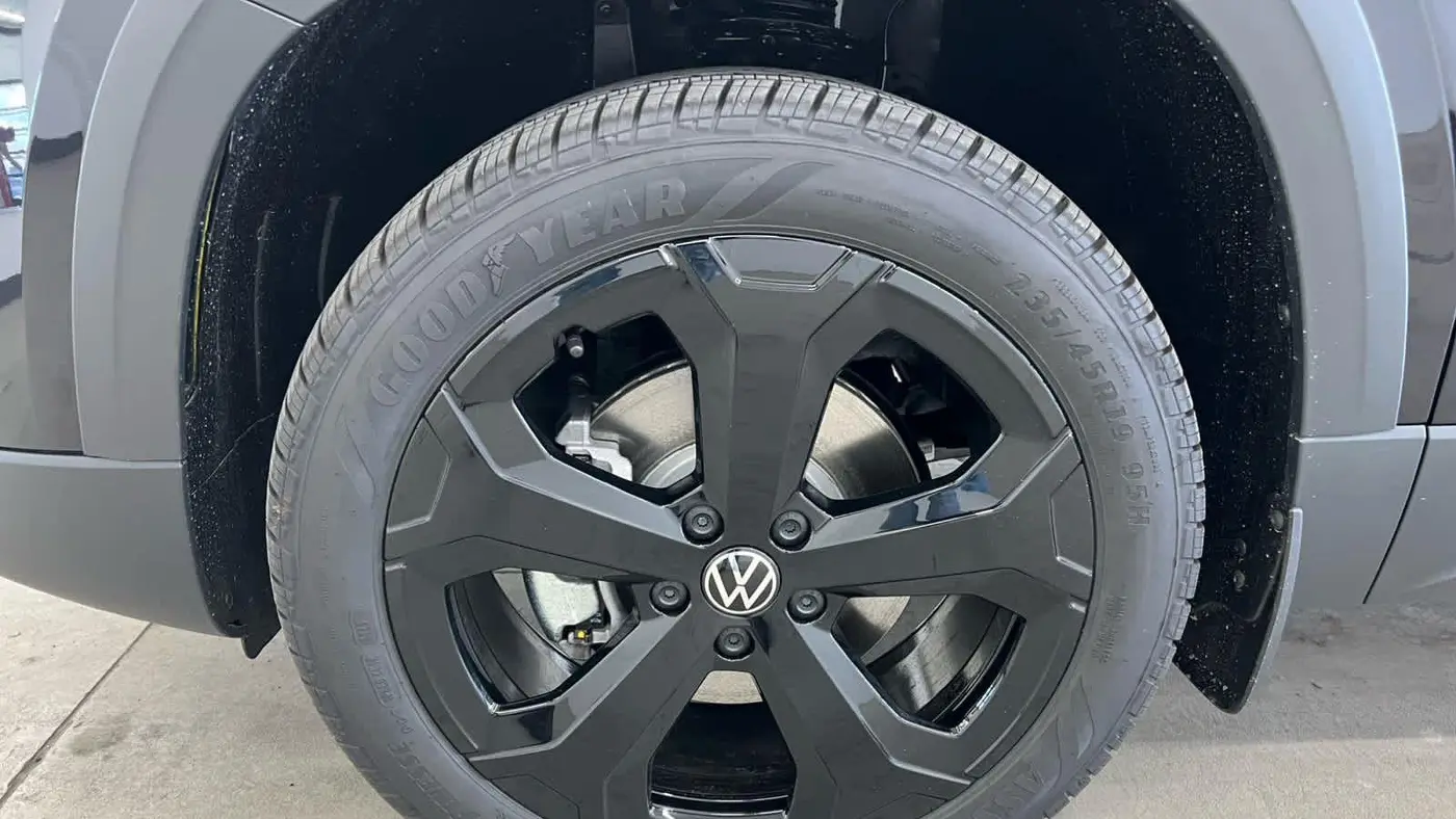 2026 Volkswagen Taos SEL 4Motion