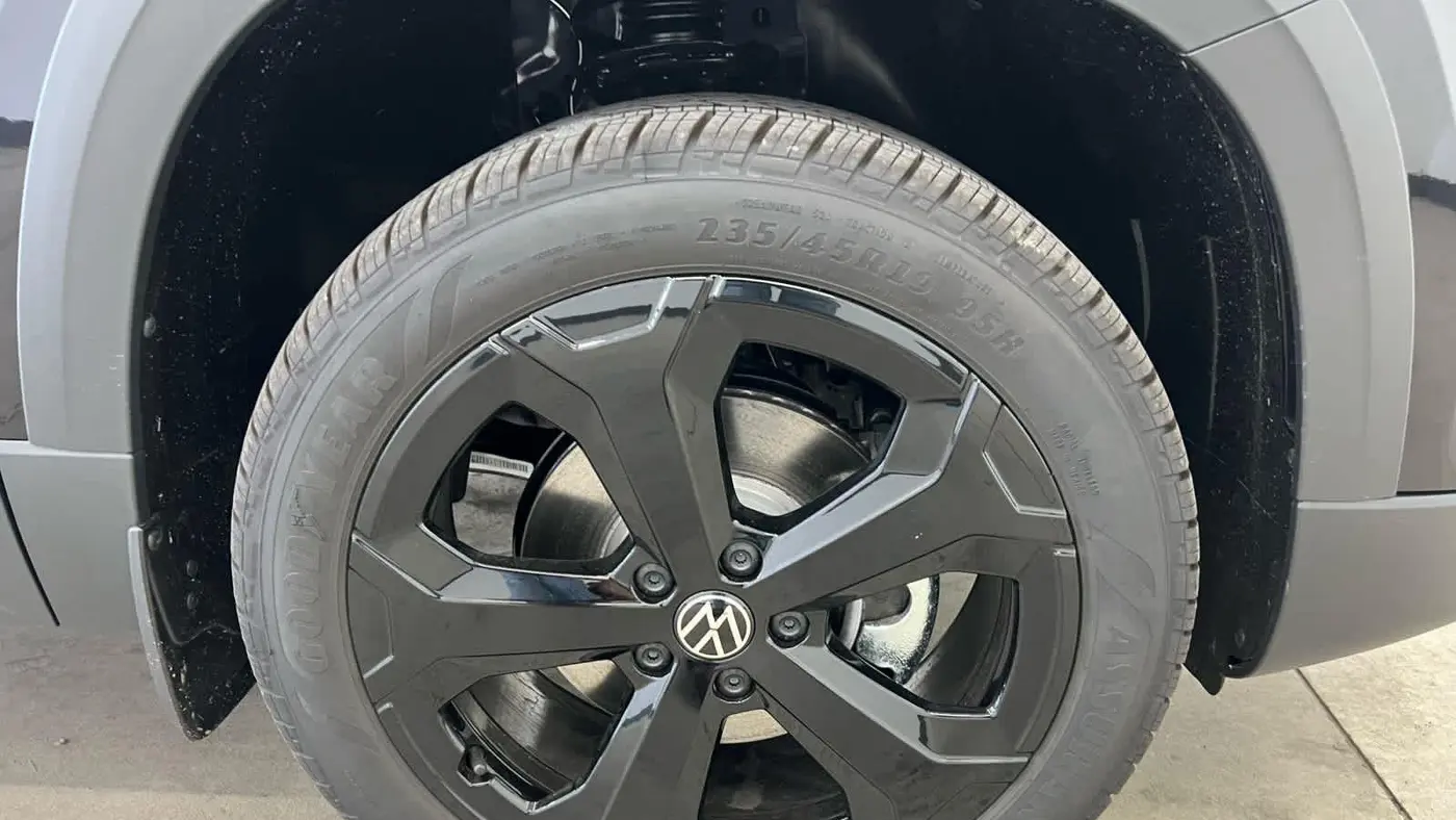 2026 Volkswagen Taos SEL 4Motion