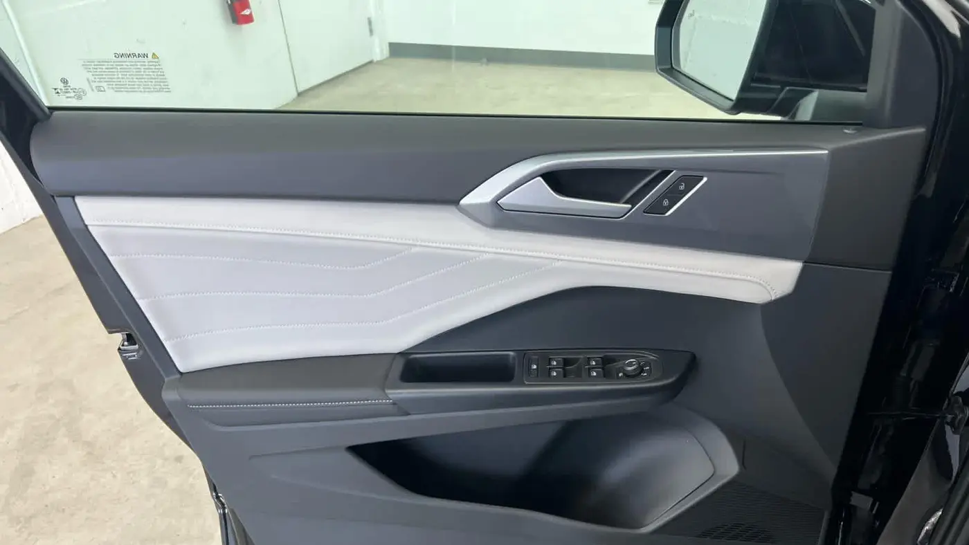 2026 Volkswagen Taos SEL 4Motion