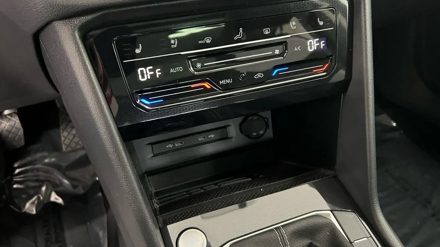 2026 Volkswagen Taos SEL 4Motion