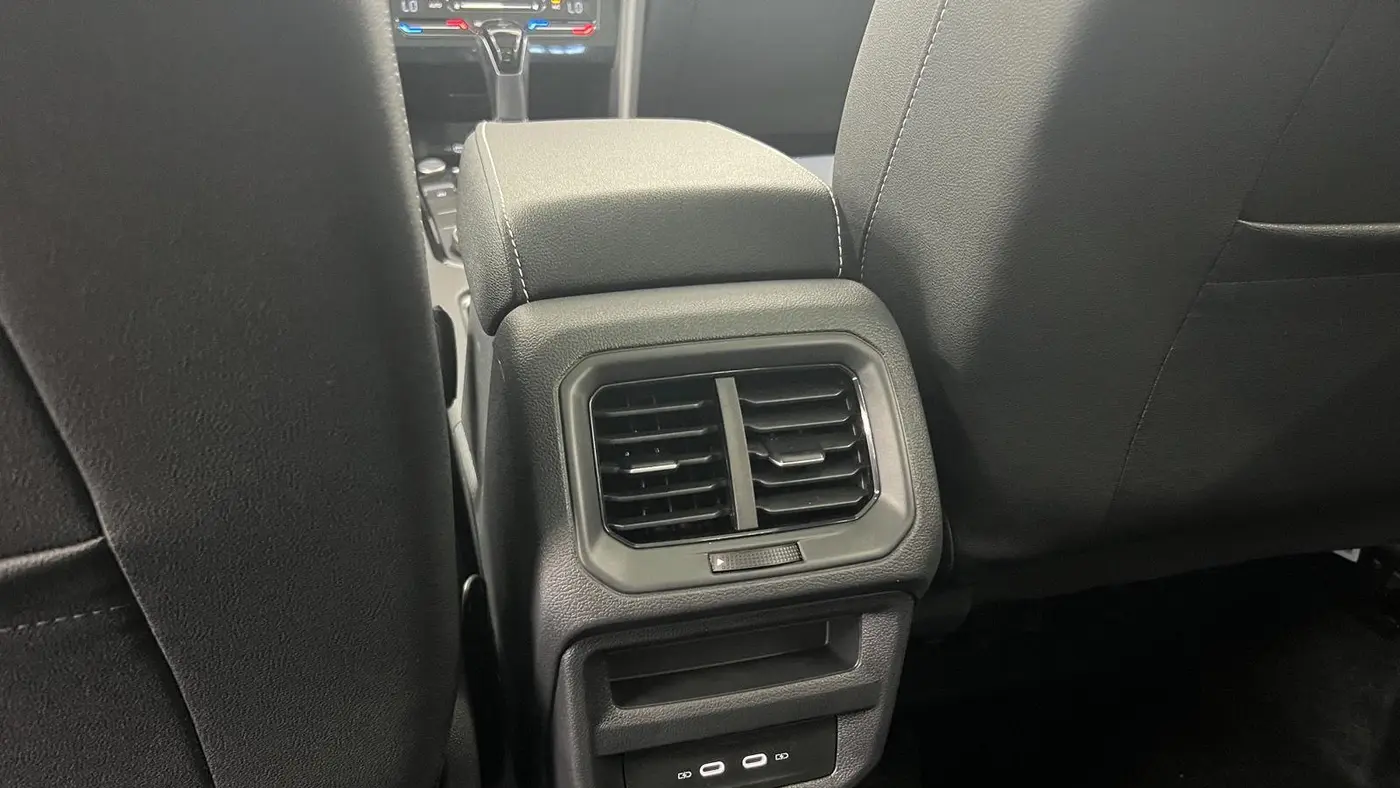 2026 Volkswagen Taos SEL 4Motion