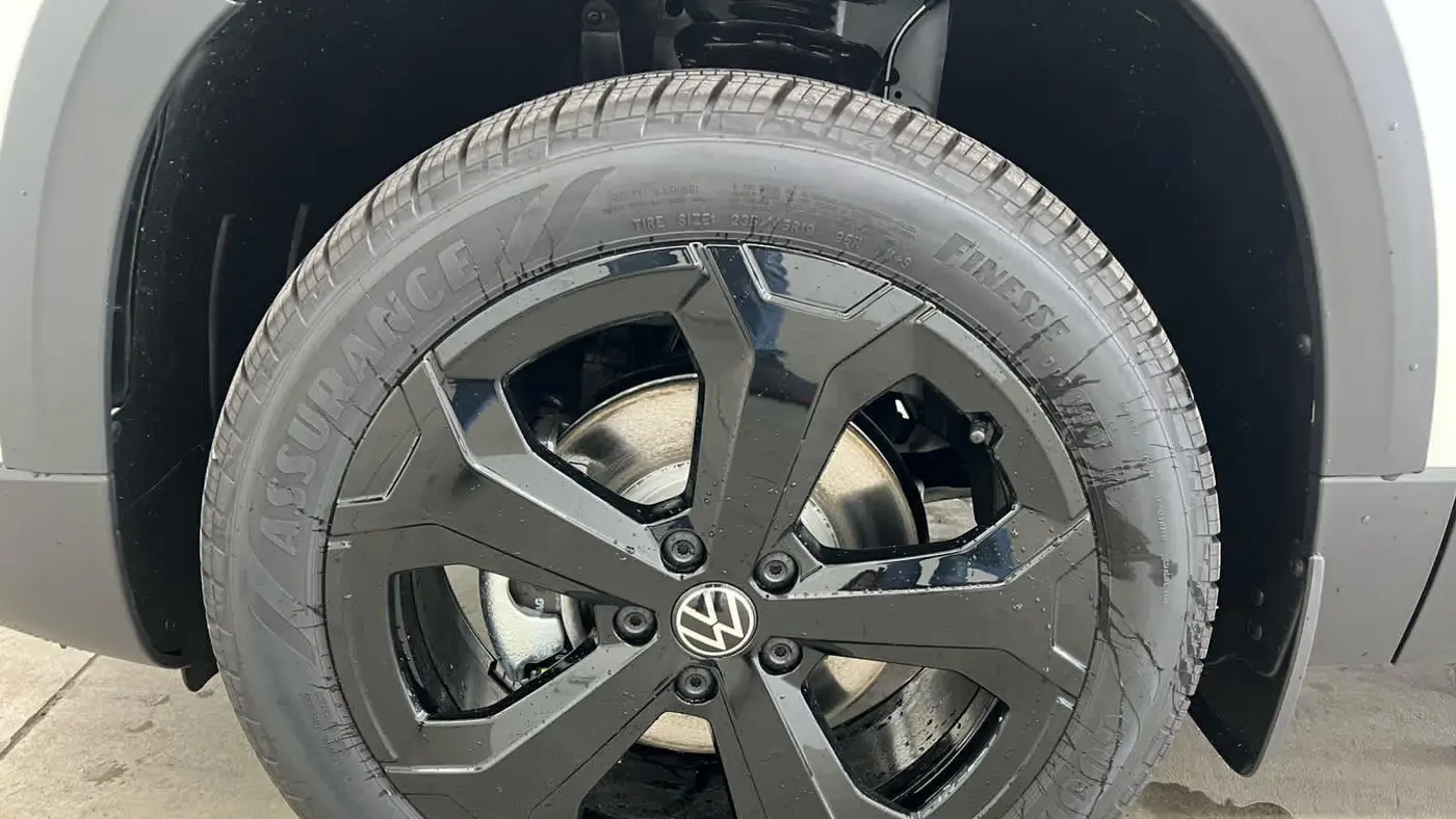 2026 Volkswagen Taos SEL 4Motion