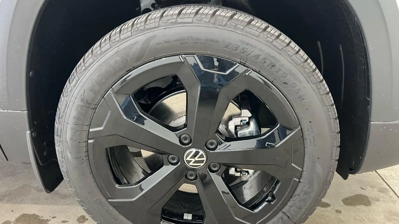 2026 Volkswagen Taos SEL 4Motion