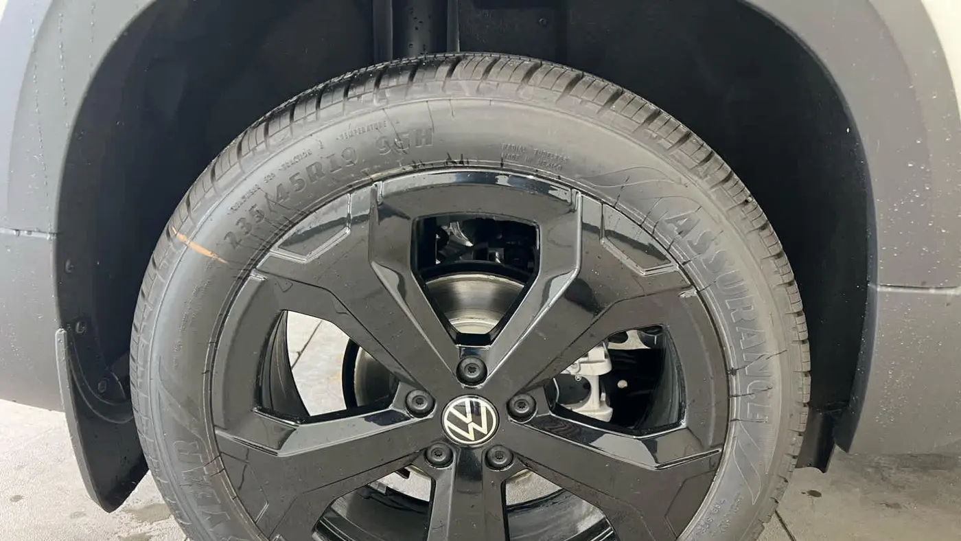 2026 Volkswagen Taos SEL 4Motion