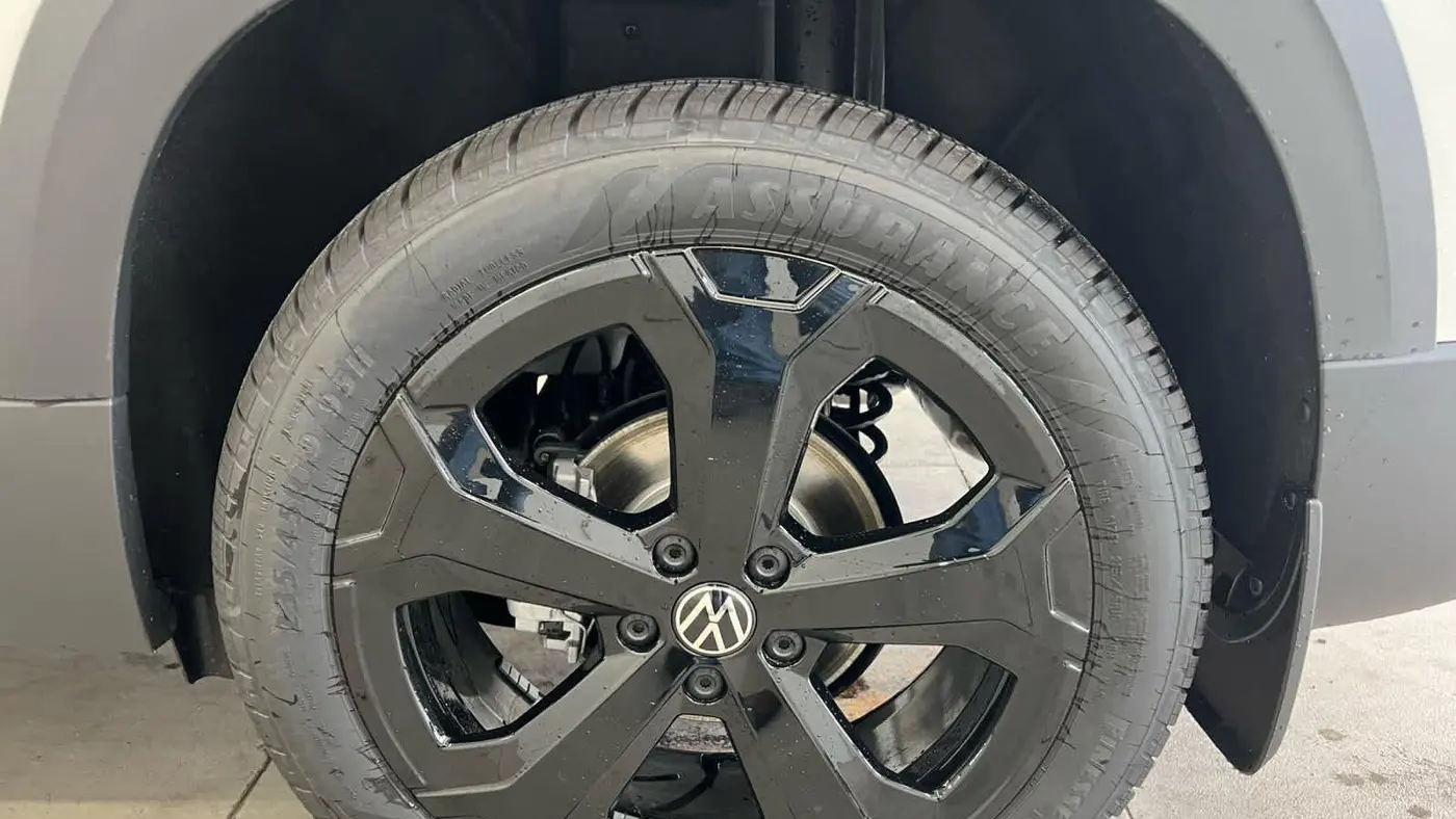 2026 Volkswagen Taos SEL 4Motion