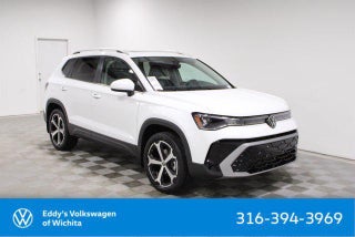 2025 Volkswagen Taos with Pure White Exterior