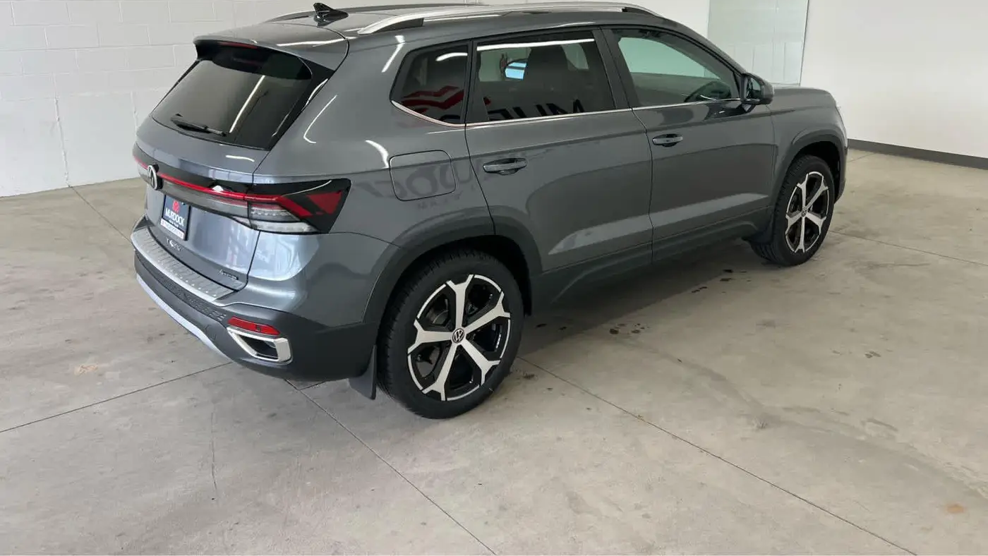 2026 Volkswagen Taos SEL 4Motion