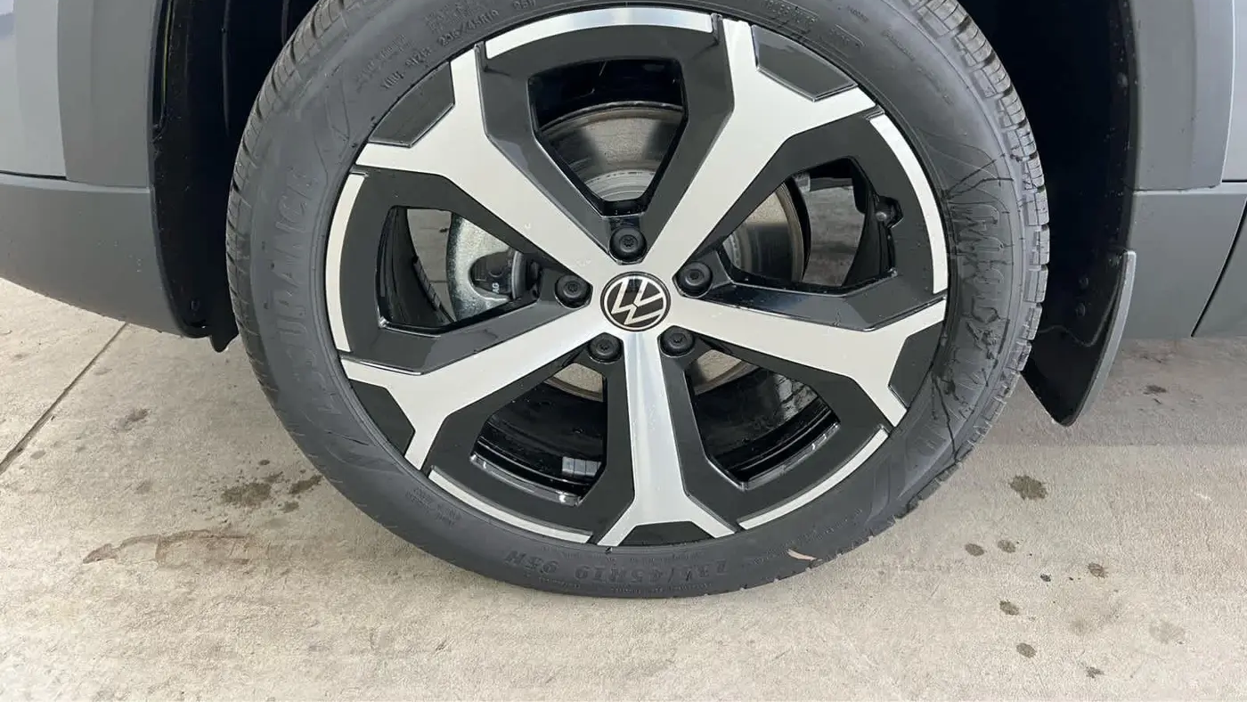 2026 Volkswagen Taos SEL 4Motion