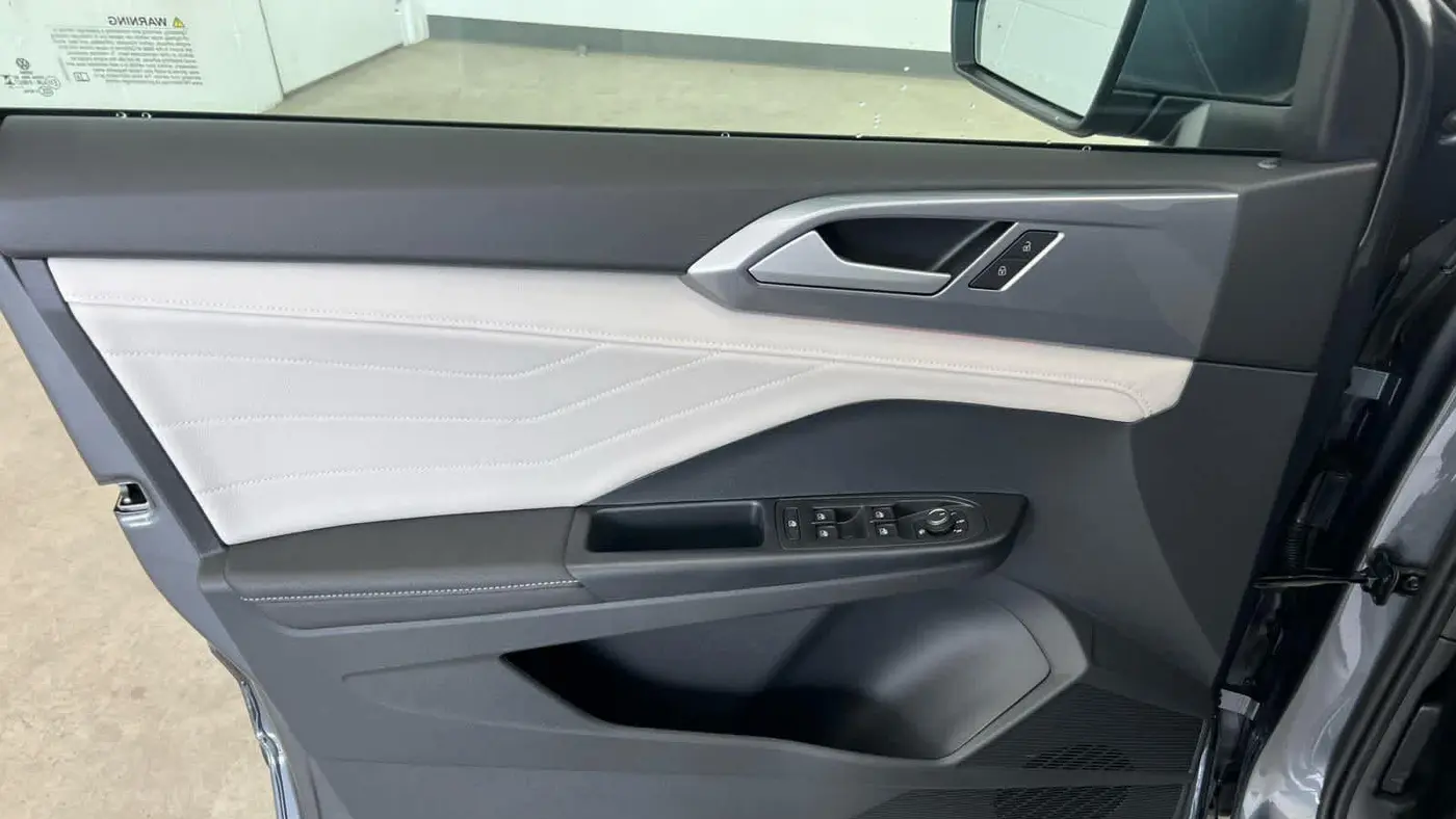 2026 Volkswagen Taos SEL 4Motion