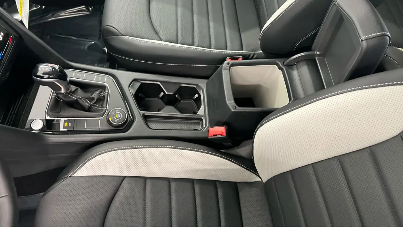 2026 Volkswagen Taos SEL 4Motion
