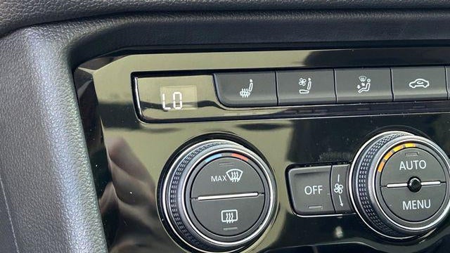 2024 Volkswagen Taos SEL 4Motion