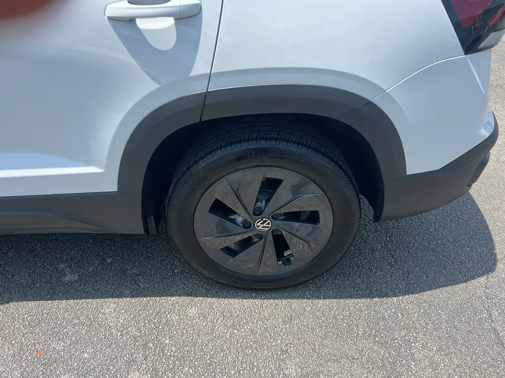 2025 Volkswagen Taos - $22,280