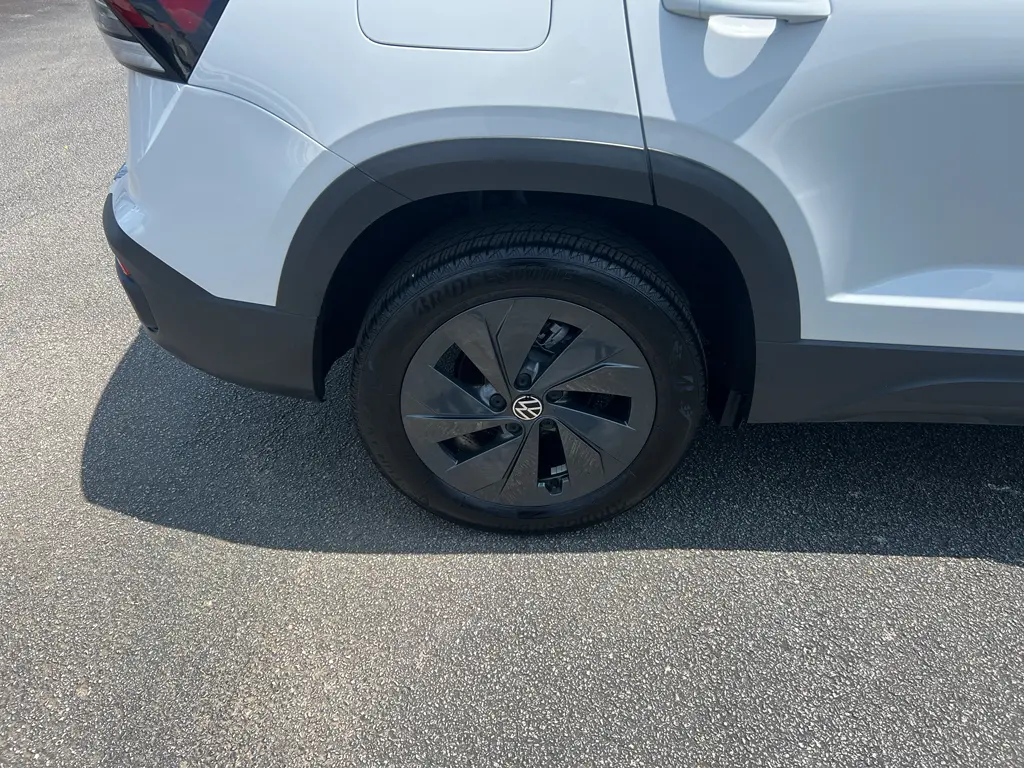 2025 Volkswagen Taos - $22,280