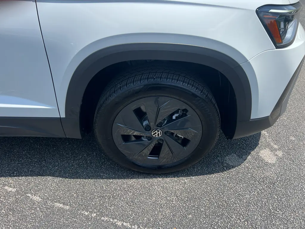 2025 Volkswagen Taos - $22,280