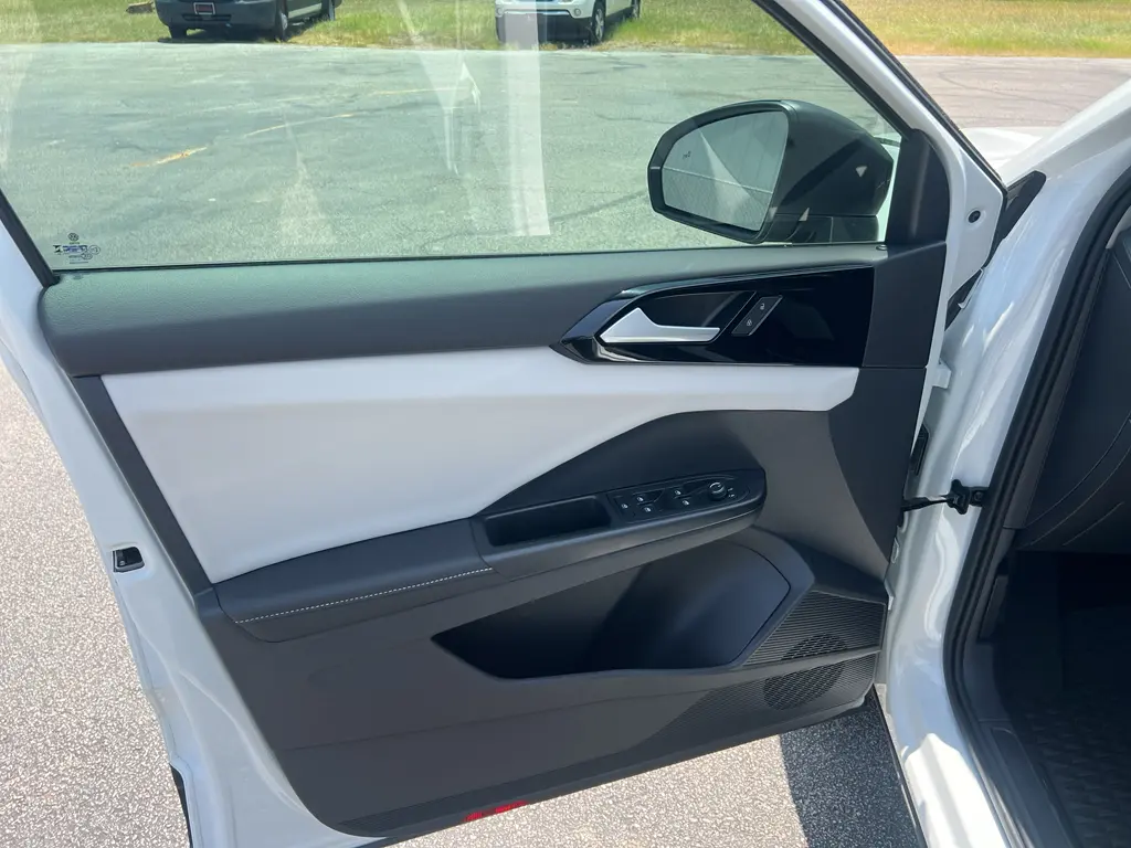 2025 Volkswagen Taos - $22,280