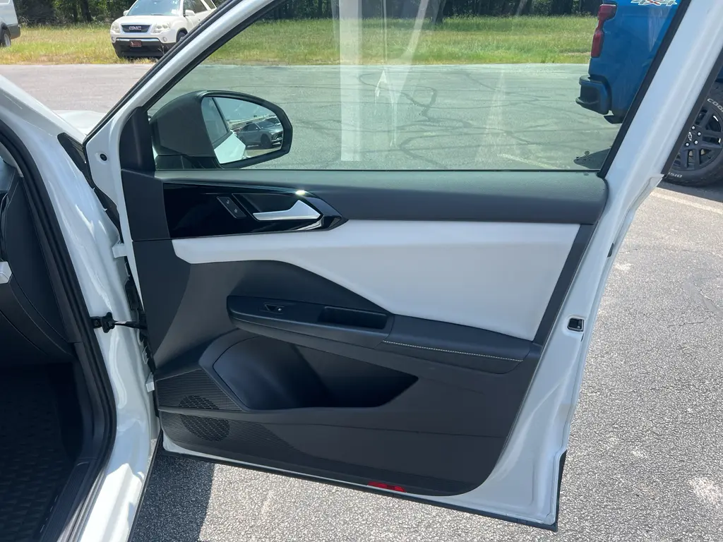 2025 Volkswagen Taos - $22,280