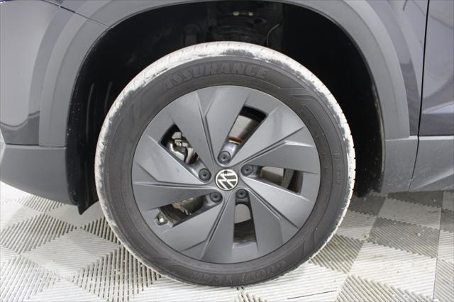 2025 Volkswagen Taos - $21,998