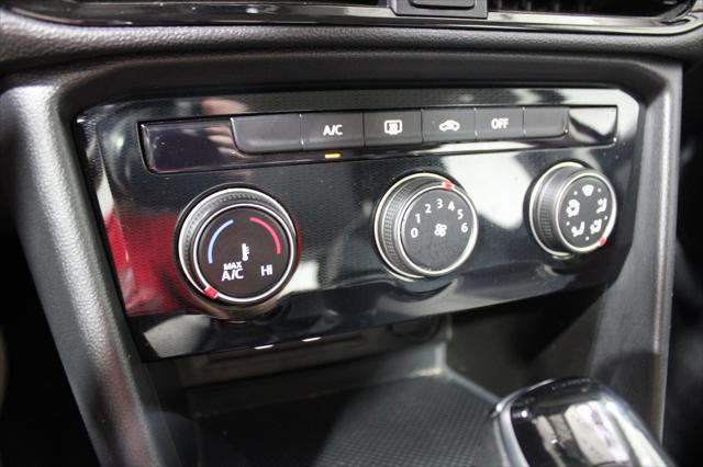 2025 Volkswagen Taos - $21,998