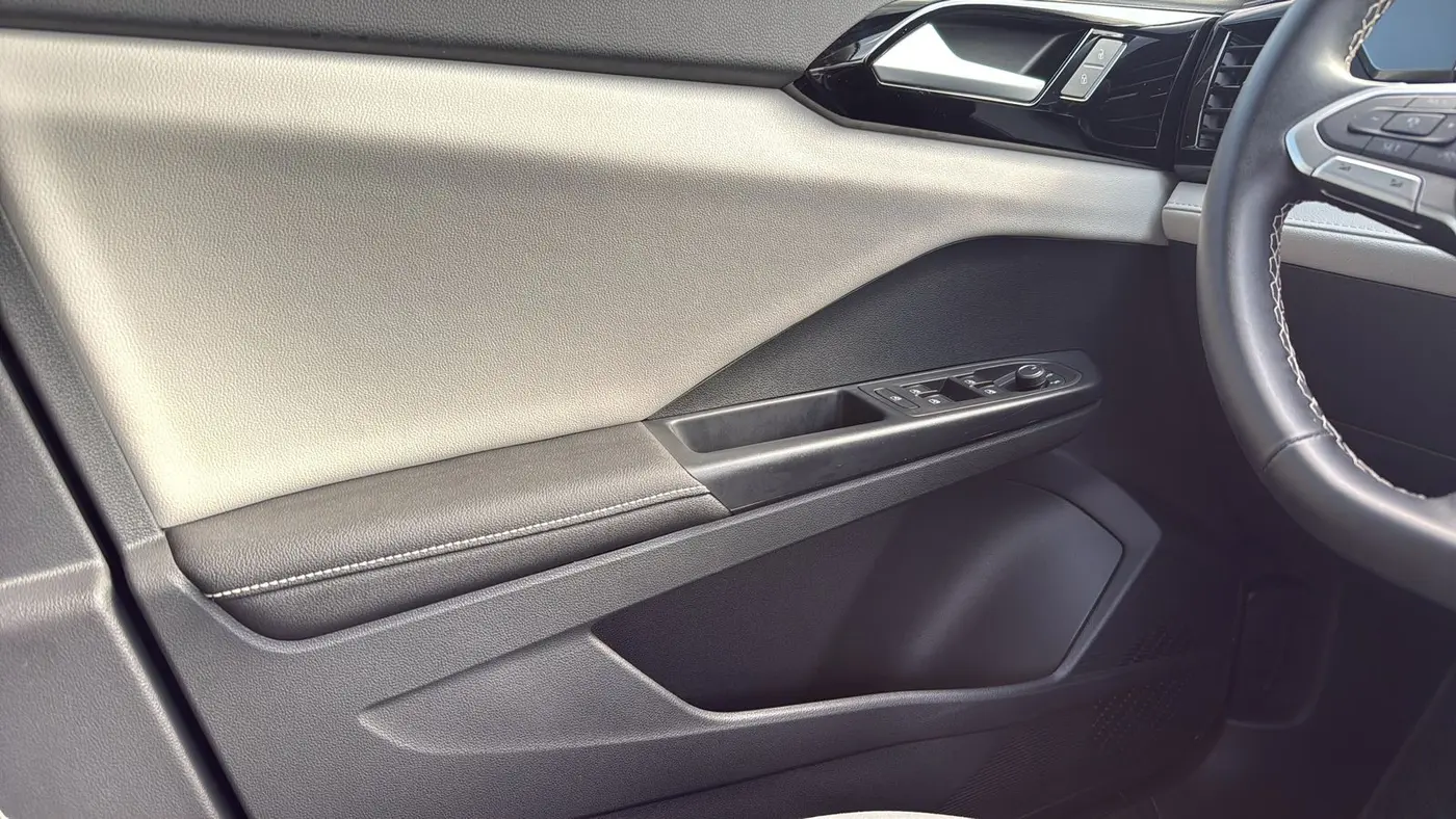 2025 Volkswagen Taos S