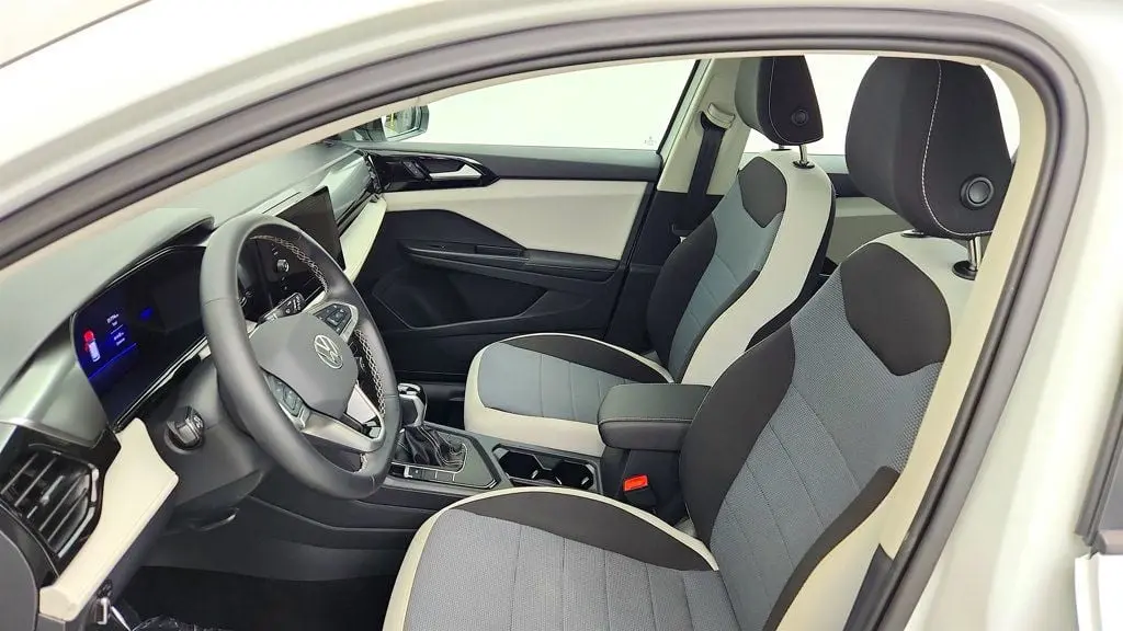 2025 Volkswagen Taos - $18,995