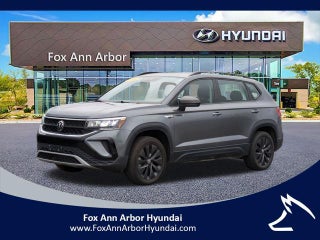 2024 Volkswagen Taos with Silver Exterior