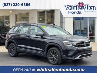 2024 Volkswagen Taos with Deep Black Pearl Exterior