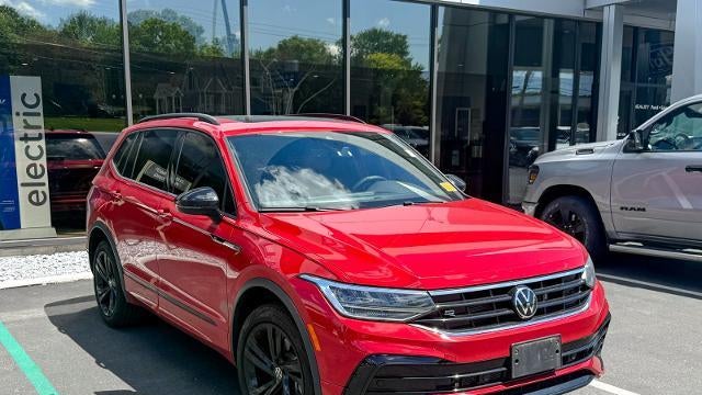 Preowned 2024 Volkswagen Tiguan SE R-Line Black 4Motion for Sale