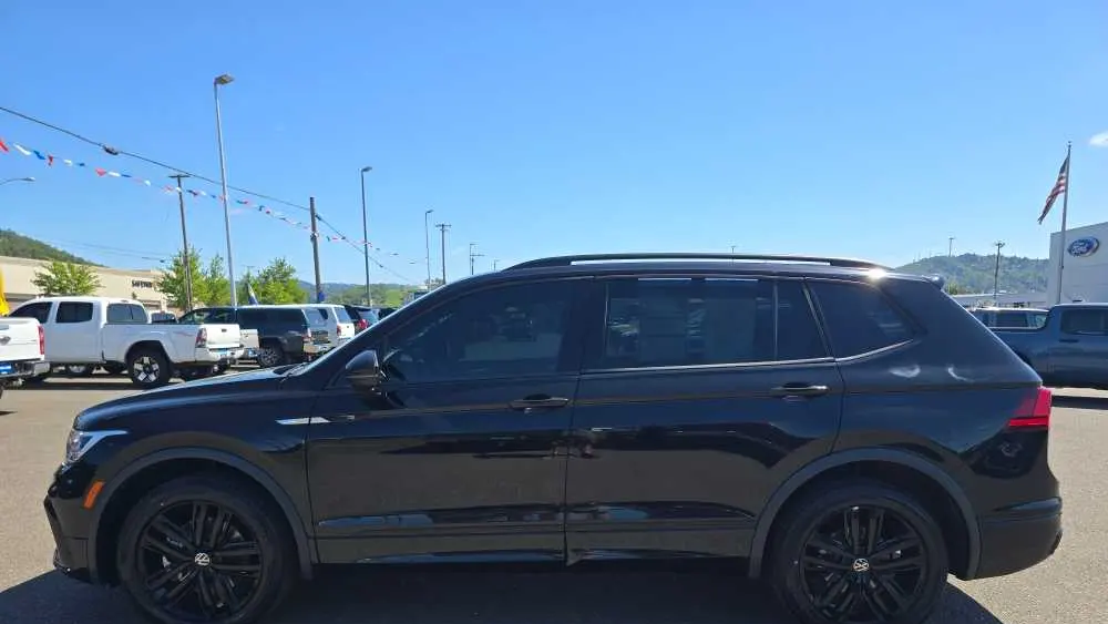 2022 Volkswagen Tiguan SE R-Line Black 4Motion