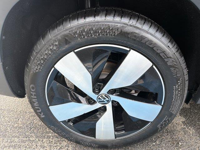 2025 Volkswagen Taos - $23,899
