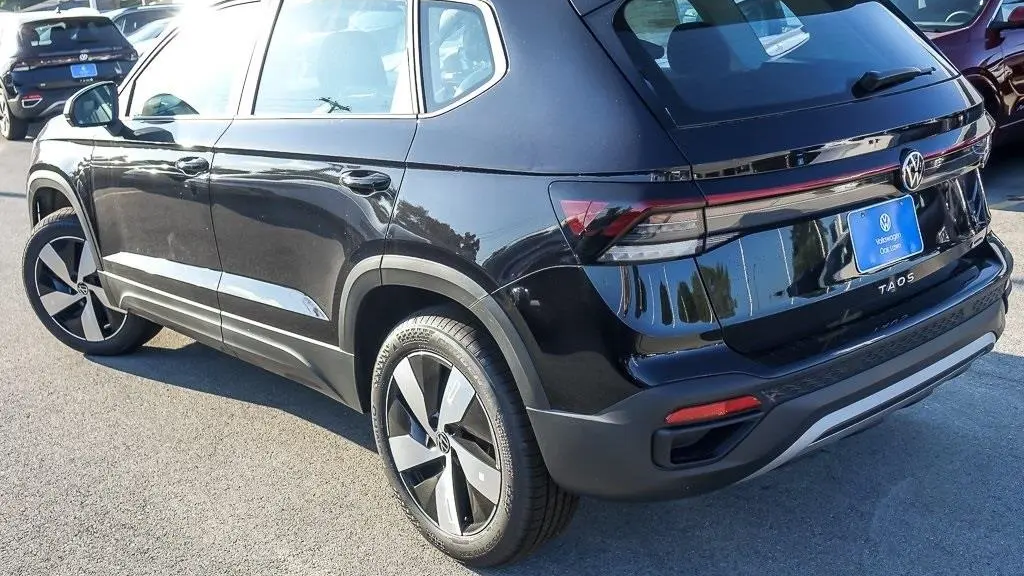 2025 Volkswagen Taos S 4Motion