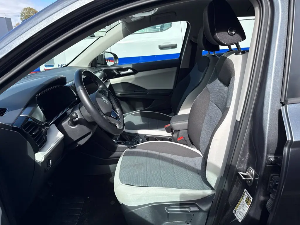 2025 Volkswagen Taos - $21,599