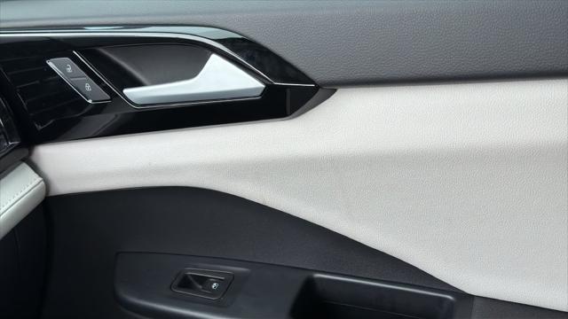 2025 Volkswagen Taos - $17,599